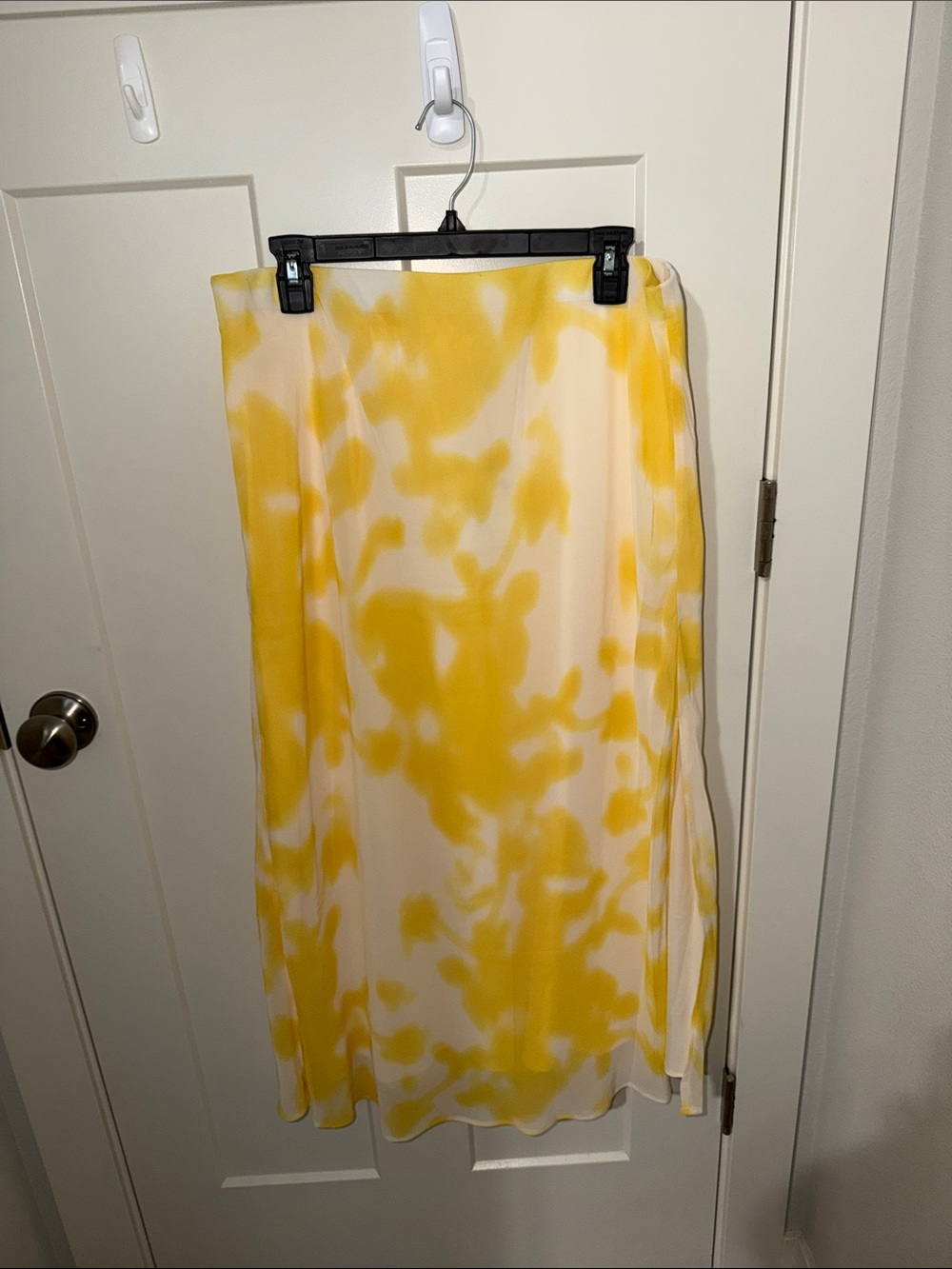 NWT Calvin Klein Yellow and Cream Floral Maxi Skirt. SU26